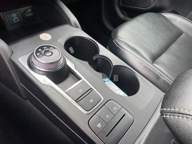 Ford Escape Titanium 4WD 2022