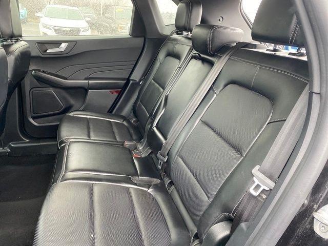 Ford Escape Titanium 4WD 2022