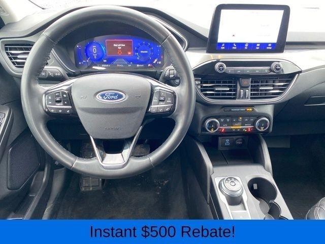 Ford Escape Titanium 4WD 2022