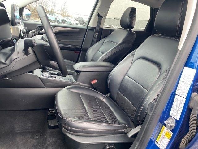 Ford Escape Titanium 4WD 2022