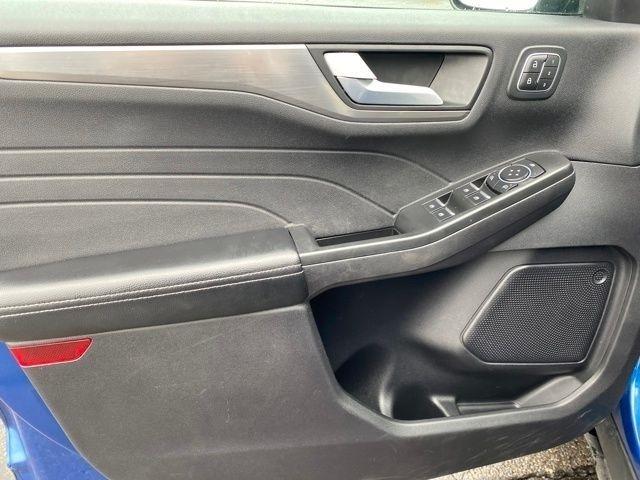 Ford Escape Titanium 4WD 2022