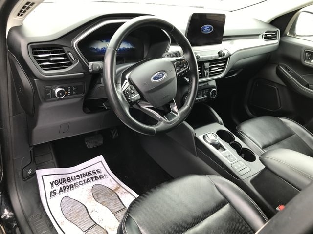 Ford Escape Titanium 4WD 2022