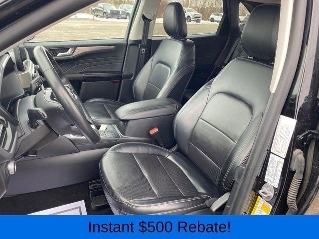 Ford Escape Titanium 4WD 2022