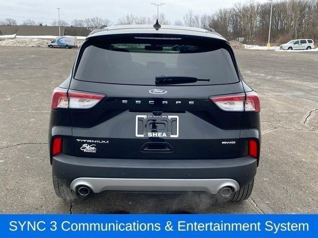 Ford Escape Titanium 4WD 2022