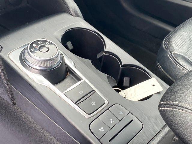 Ford Escape Titanium 4WD 2022