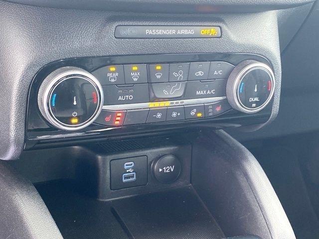 Ford Escape Titanium 4WD 2022