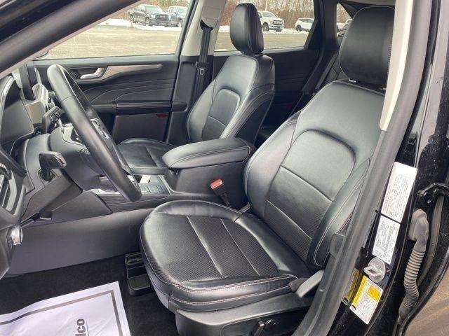 Ford Escape Titanium 4WD 2022