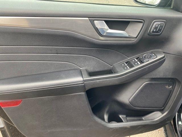 Ford Escape Titanium 4WD 2022