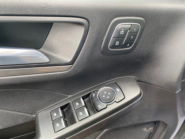 Ford Escape Titanium 4WD 2022