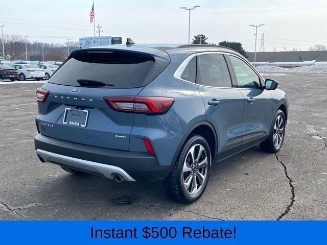 Ford Escape Platinum AWD 2023