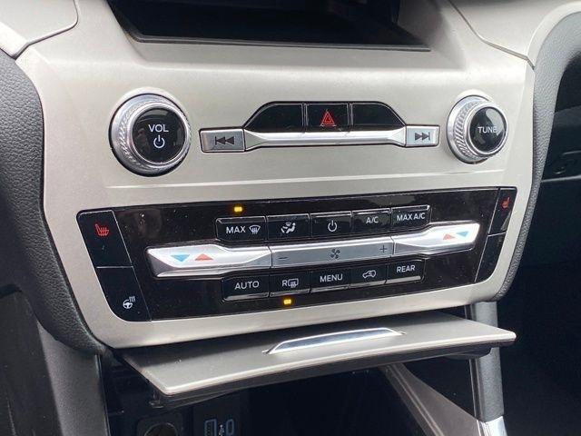 Ford Explorer XLT AWD 2022