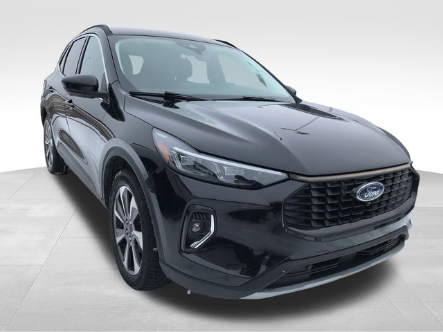Ford Escape Platinum AWD 2023
