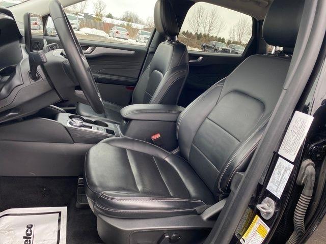 Ford Escape Platinum AWD 2023