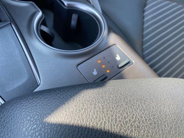 Toyota Camry SE 2023