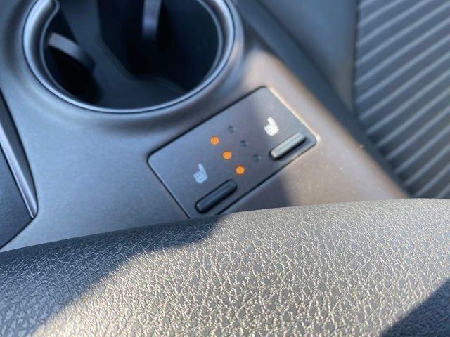 Toyota Camry SE 2023