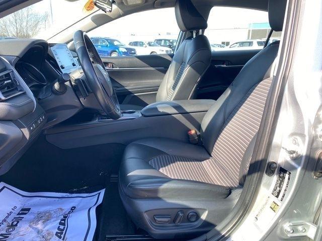 Toyota Camry SE 2023