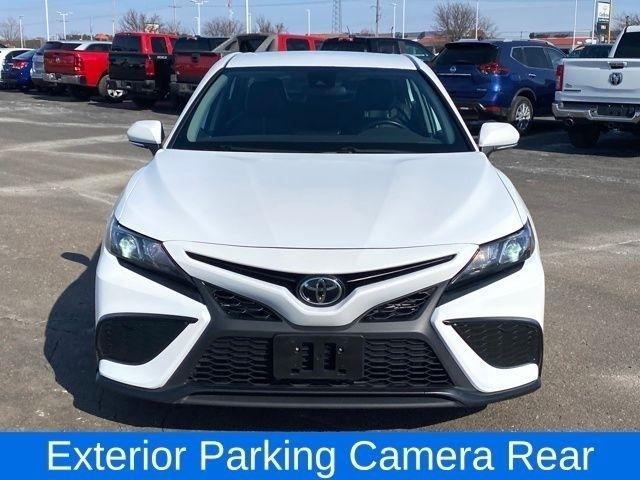 Toyota Camry SE 2023