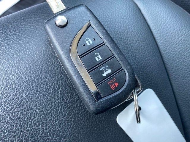 Toyota Camry SE 2023