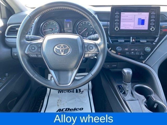 Toyota Camry SE 2023