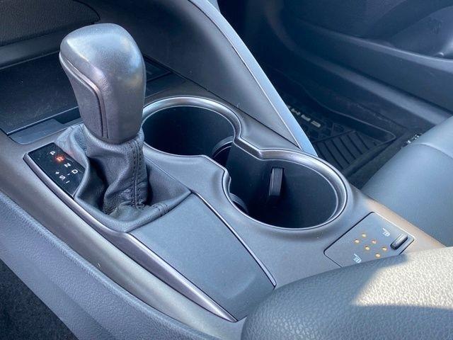 Toyota Camry SE 2023