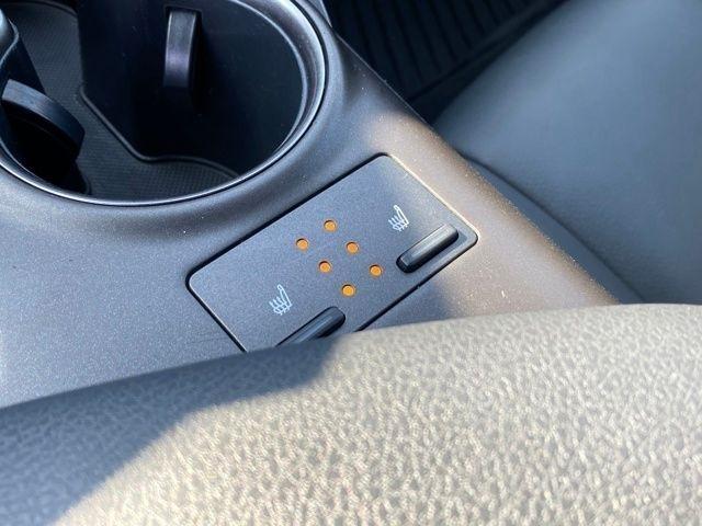 Toyota Camry SE 2023