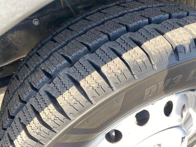 Ford Transit 250 Van Med. Roof w/Sliding Pass. 148-in. WB 2024