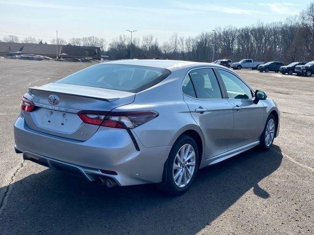 Toyota Camry SE 2023