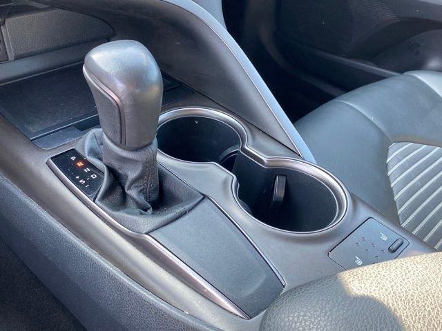 Toyota Camry SE 2023