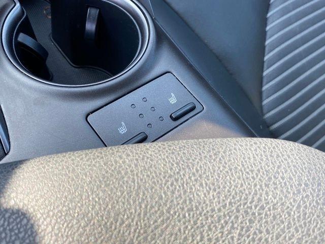 Toyota Camry SE 2023