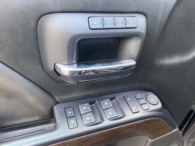 GMC Sierra 1500 Denali Crew Cab Long Box 4WD 2017