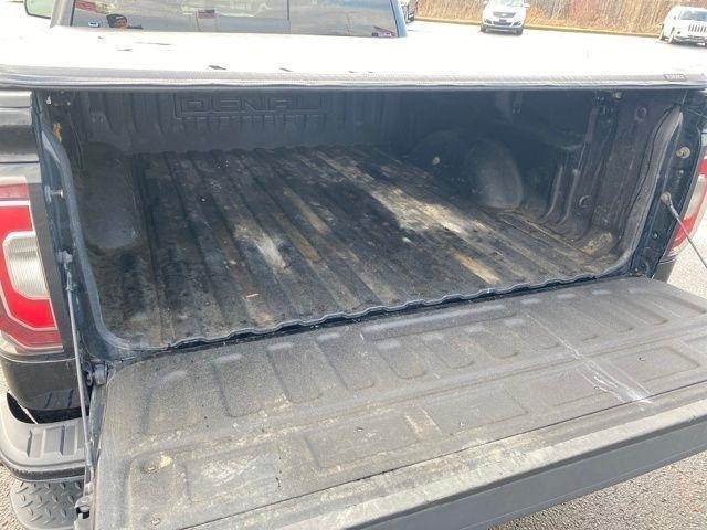 GMC Sierra 1500 Denali Crew Cab Long Box 4WD 2017