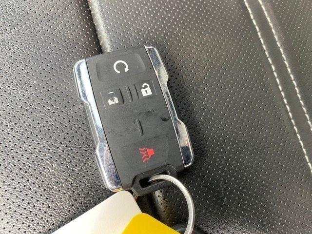 GMC Sierra 1500 Denali Crew Cab Long Box 4WD 2017