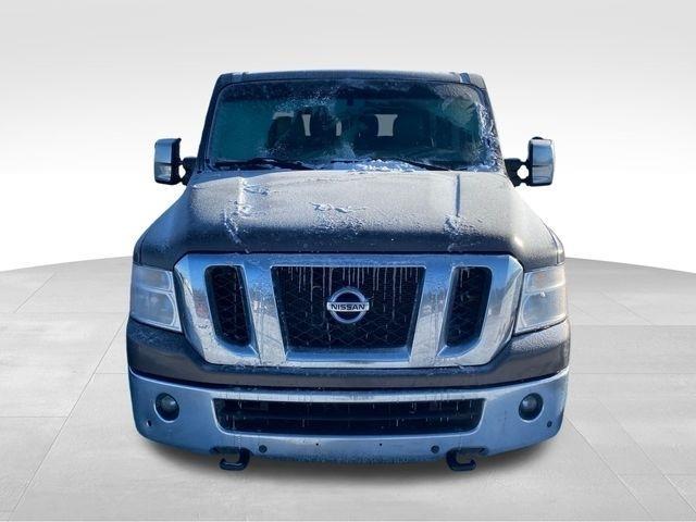 Nissan NV Passenger 3500 SL V8 2013