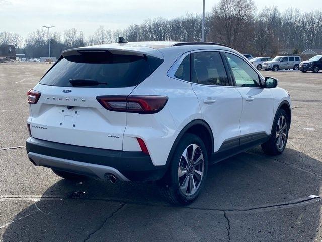 Ford Escape Platinum AWD 2024