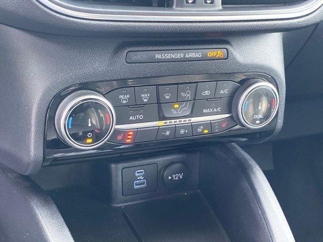 Ford Escape Titanium 4WD 2022