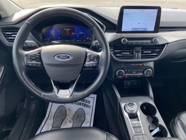 Ford Escape Titanium 4WD 2022