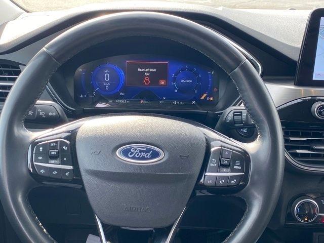 Ford Escape Titanium 4WD 2022