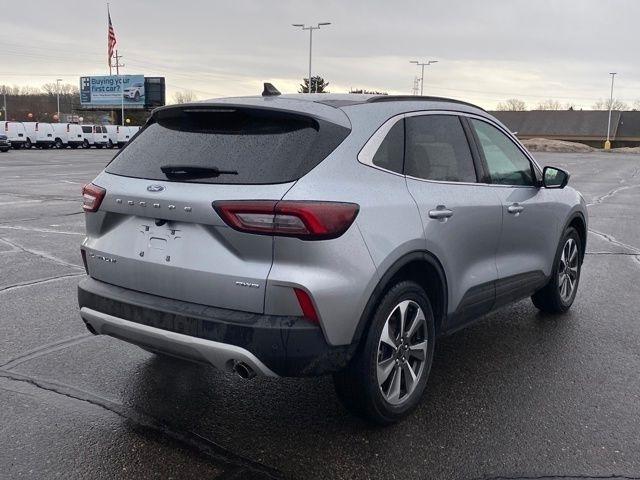 Ford Escape Platinum AWD 2023