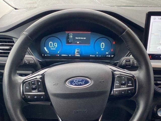 Ford Escape Platinum AWD 2023