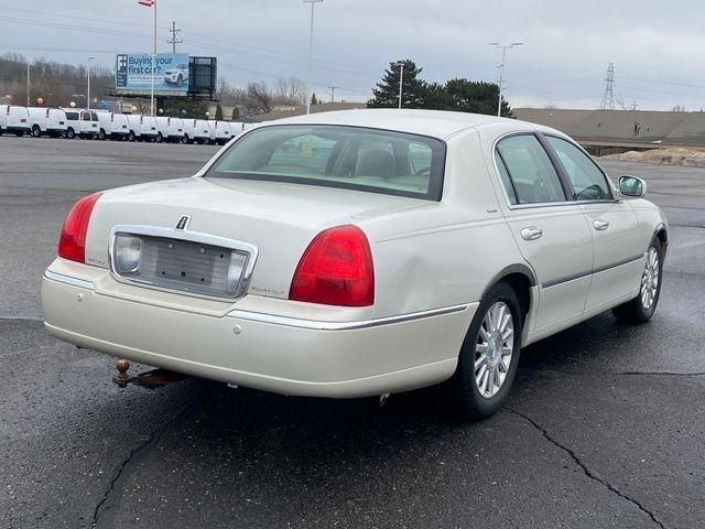 Lincoln Town Car Ultimate 2004