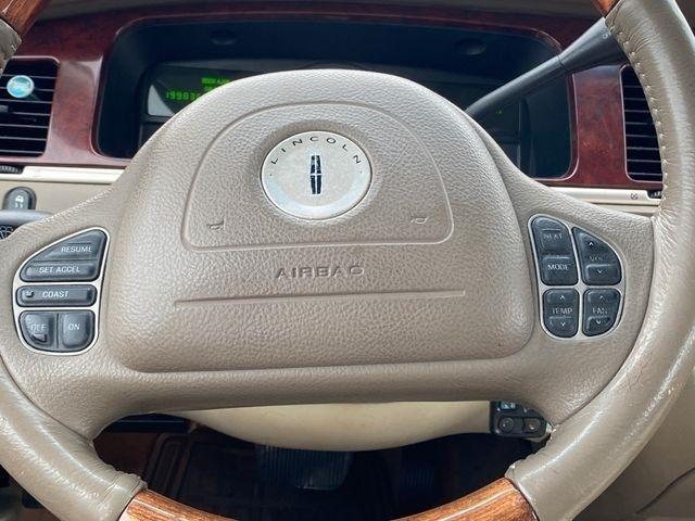 Lincoln Town Car Ultimate 2004