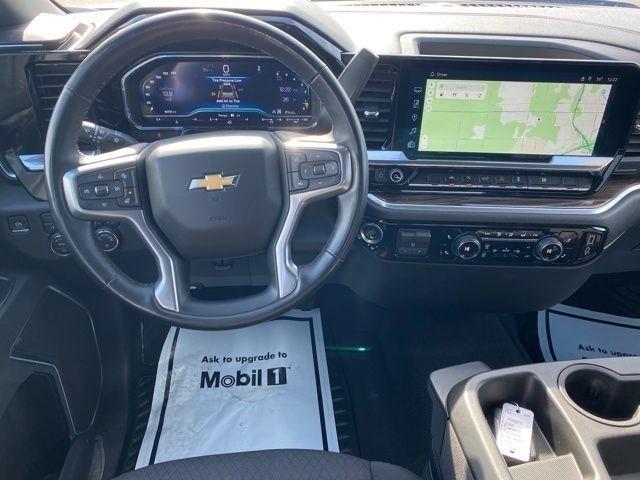 Chevrolet Silverado 1500 LT Crew Cab 4WD 2025