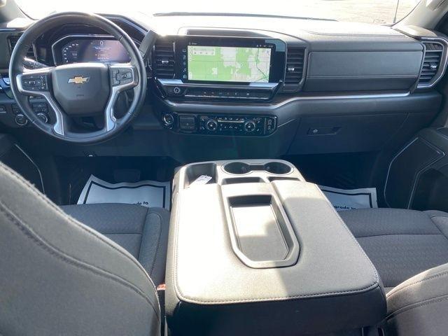 Chevrolet Silverado 1500 LT Crew Cab 4WD 2025