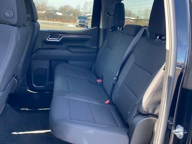 Chevrolet Silverado 1500 LT Crew Cab 4WD 2025