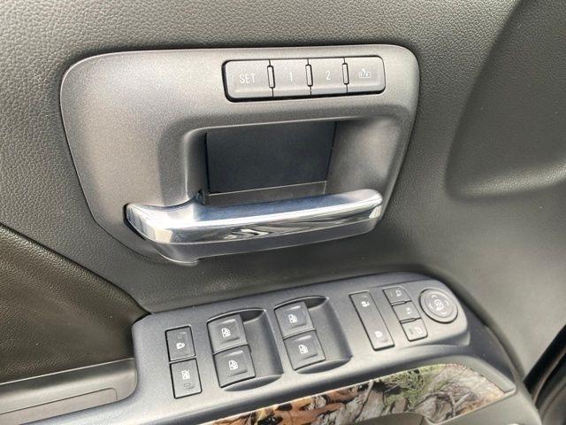 Chevrolet Silverado 1500 LTZ Crew Cab 4WD 2016