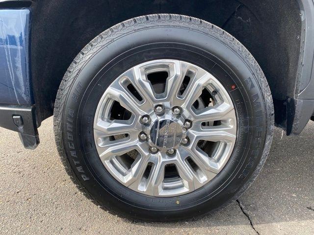 GMC Sierra 2500HD Denali Crew Cab 4WD SB 2022