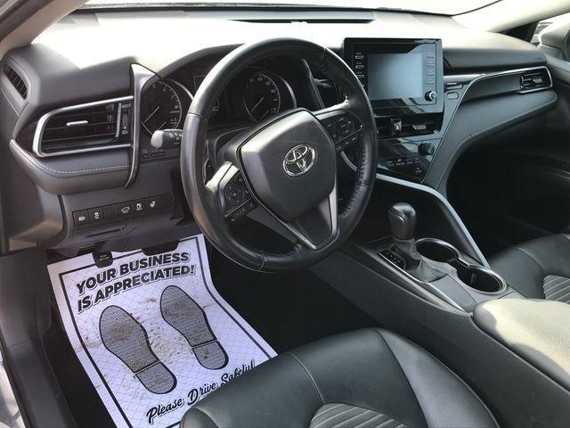 Toyota Camry SE 2023