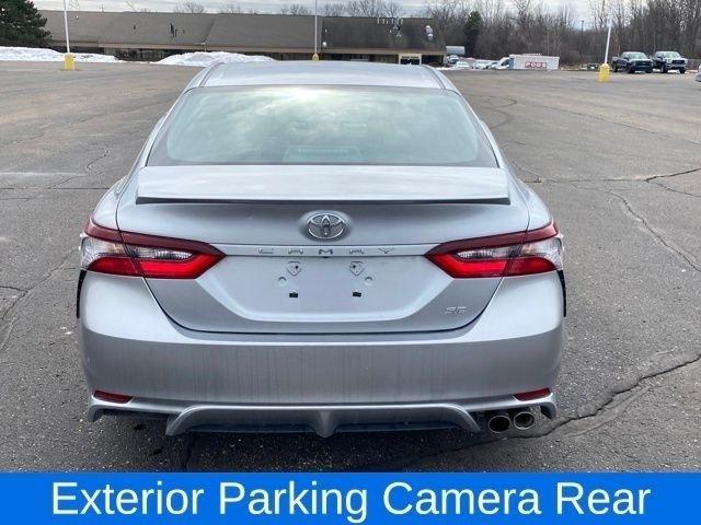 Toyota Camry SE 2023