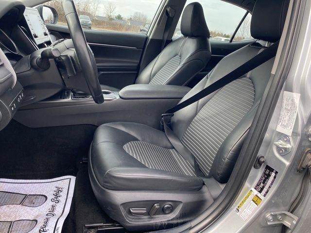 Toyota Camry SE 2023