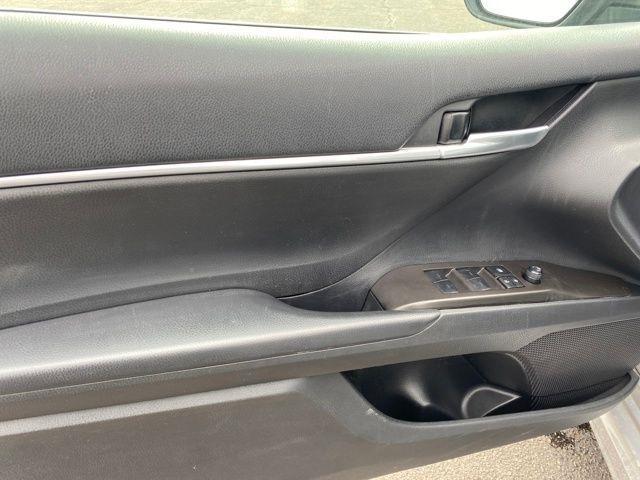 Toyota Camry SE 2023